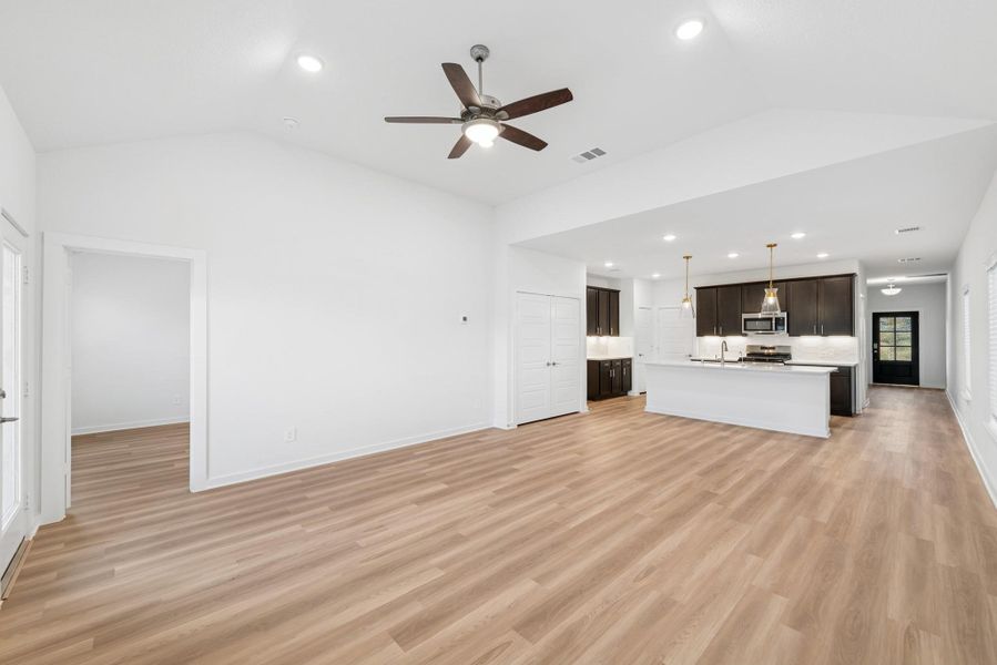 Spacious, unfurnished interior of a new home in Lone Star Landing, Montgomery (Image 13). Spacious, unfurnished interior of a new home in Lone Star Landing, Montgomery (Image 13).