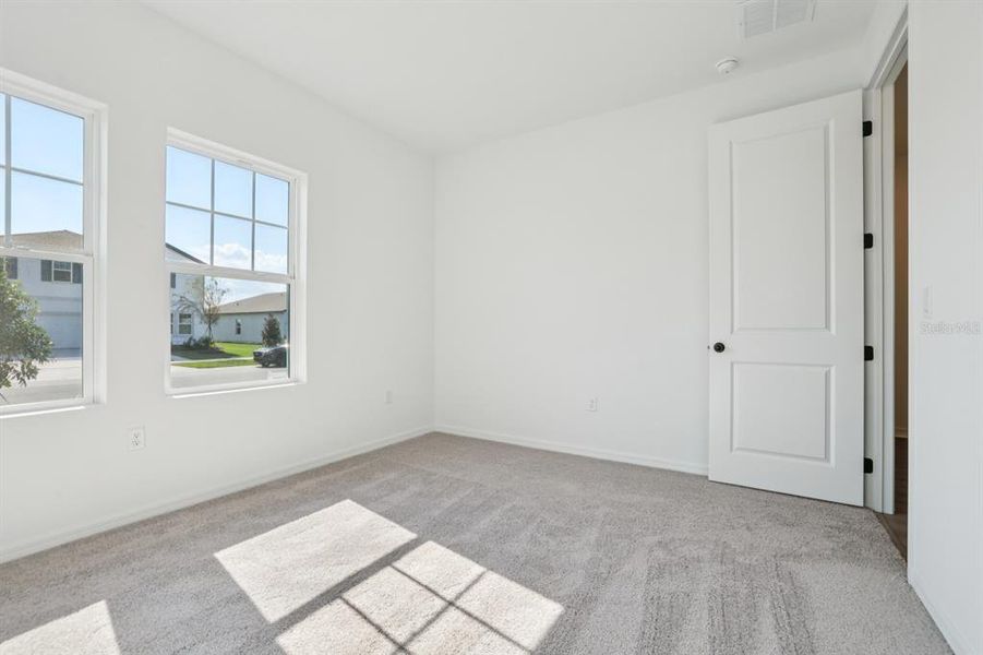 Spacious, unfurnished interior of a new home in Tyson Reserve, St. Cloud (Image 20).