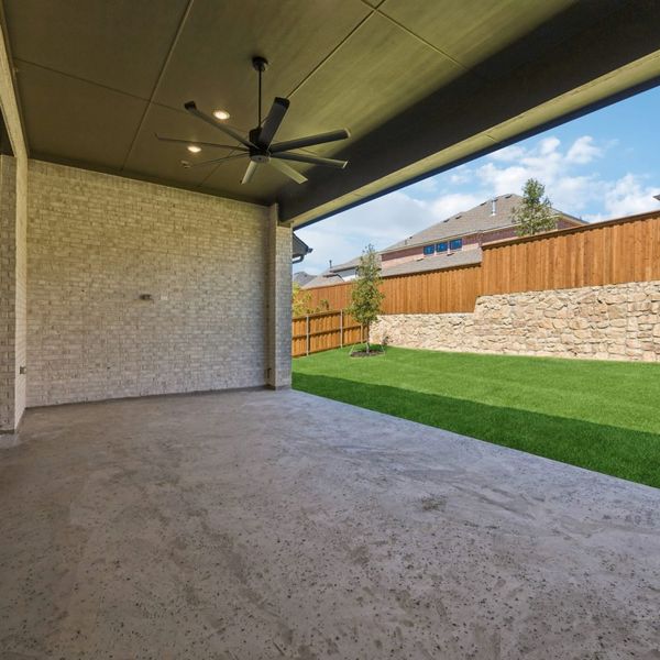 Exterior details and patio area of a home in StarView, Prosper (Image 29).