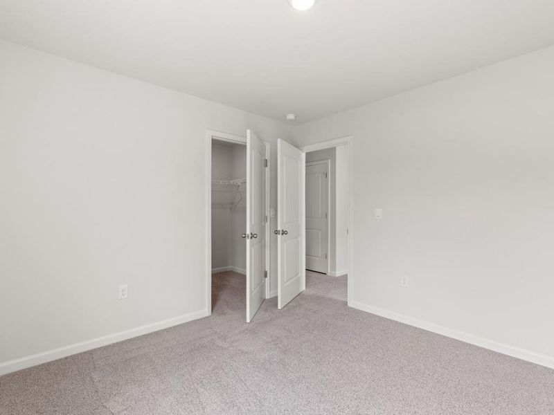 Spacious, unfurnished interior of a new home in Oakleigh Glen, Dallas (Image 24).