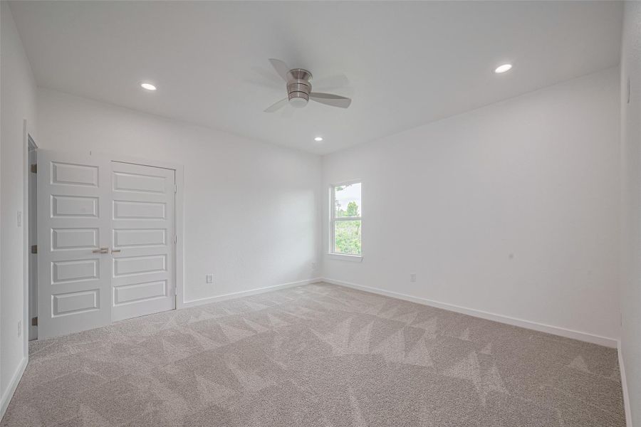 Spacious, unfurnished interior of a new home in , Houston (Image 38).