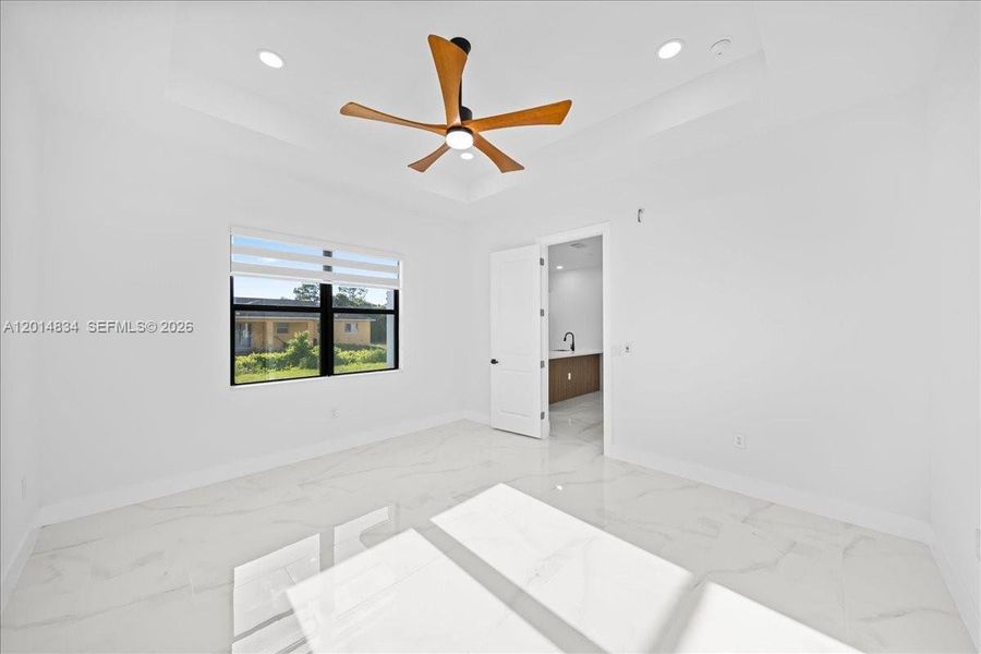 Spacious, unfurnished interior of a new home in , Lehigh Acres (Image 27).