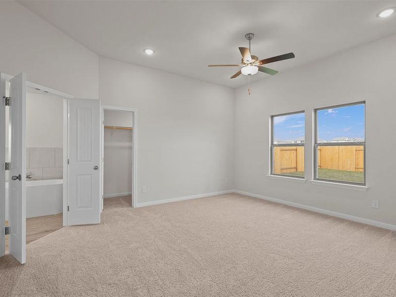 Representative unfurnished interior of a home built from the Lexington 2012 S by Saratoga Homes in Butler Farms, Liberty Hill (Image 18).