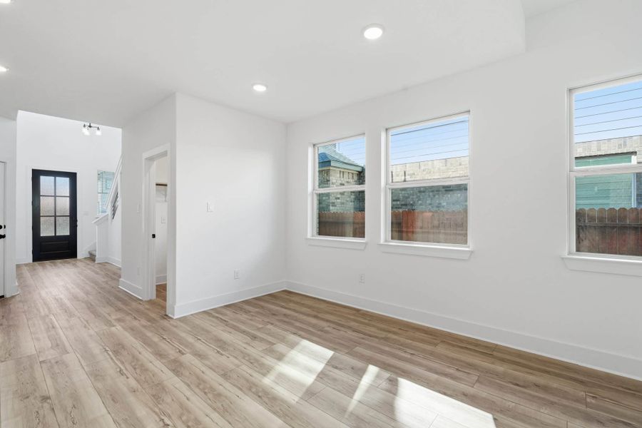 Spacious, unfurnished interior of a new home in Stillwater Ranch, San Antonio (Image 24).