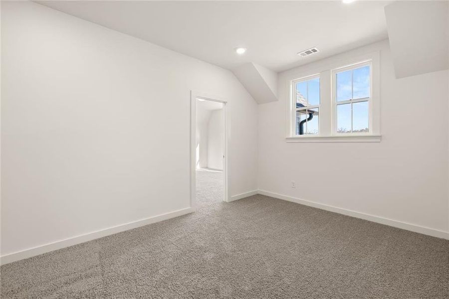 Spacious, unfurnished interior of a new home in , Gainesville (Image 22).