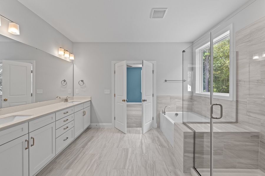 Representative furnished interior of a home built from the The Hampton by RobuckHomes in Kennebec Crossing, Angier (Image 90). Representative furnished interior of a home built from the The Hampton by RobuckHomes in Kennebec Crossing, Angier (Image 90).
