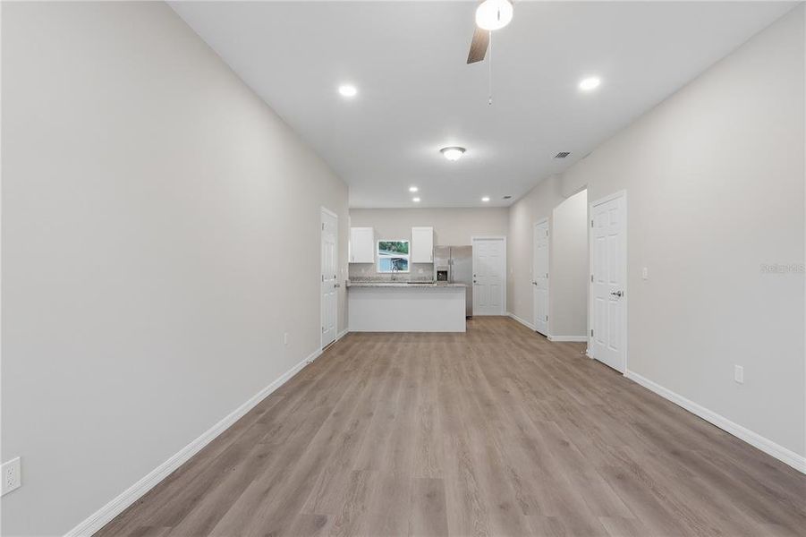 Spacious, unfurnished interior of a new home in , Tampa (Image 11).