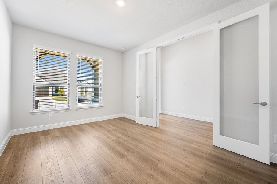 Representative unfurnished interior of a home built from the Jade by Taylor Morrison in South Oak 60s, Oak Point (Image 13).