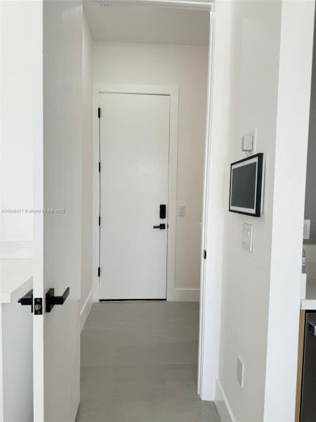 Spacious, unfurnished interior of a new home in , Cape Coral (Image 16).