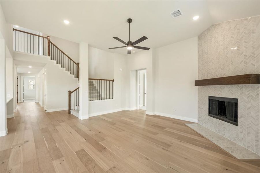 Spacious, unfurnished interior of a new home in The Oasis at North Grove 75-80, Waxahachie (Image 33). Spacious, unfurnished interior of a new home in The Oasis at North Grove 75-80, Waxahachie (Image 33).