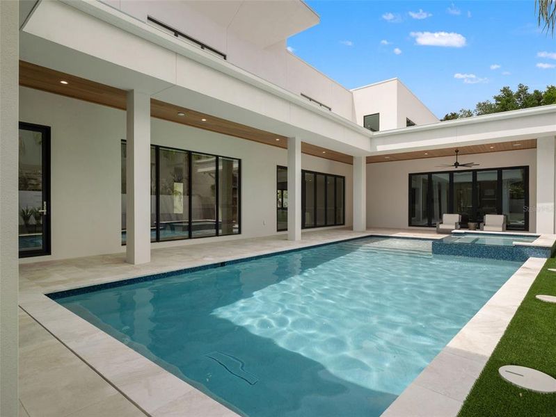Exterior details and patio area of a home in , Orlando (Image 32).