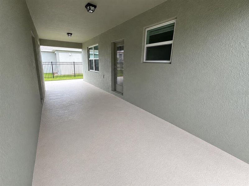 Exterior details and patio area of a home in Winding Meadows, Apopka (Image 4).