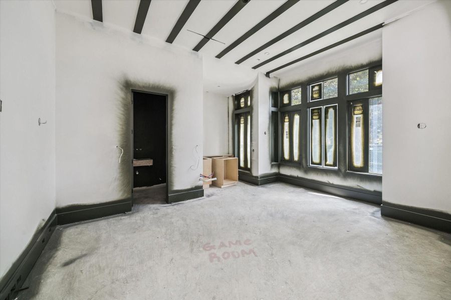 Downstairs gameroom wth full bath. Downstairs gameroom wth full bath.