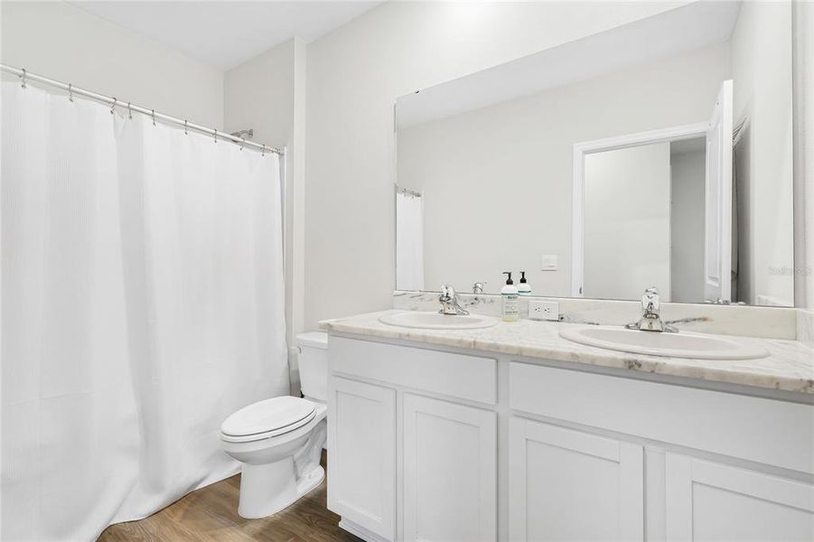 Furnished interior view inside a new home in Star Farms at Lakewood Ranch, Bradenton (Image 22). Furnished interior view inside a new home in Star Farms at Lakewood Ranch, Bradenton (Image 22).