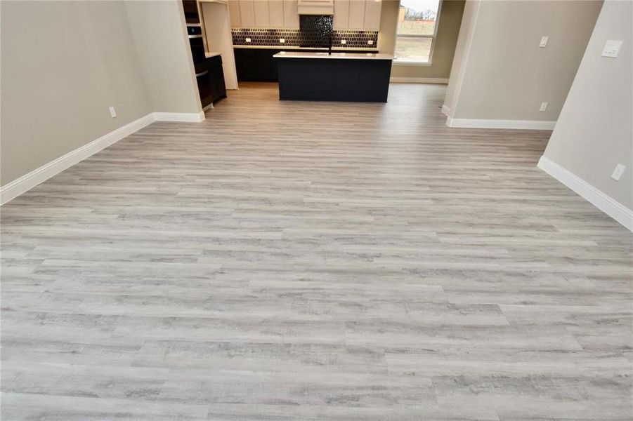 Spacious, unfurnished interior of a new home in , Prosper (Image 33).