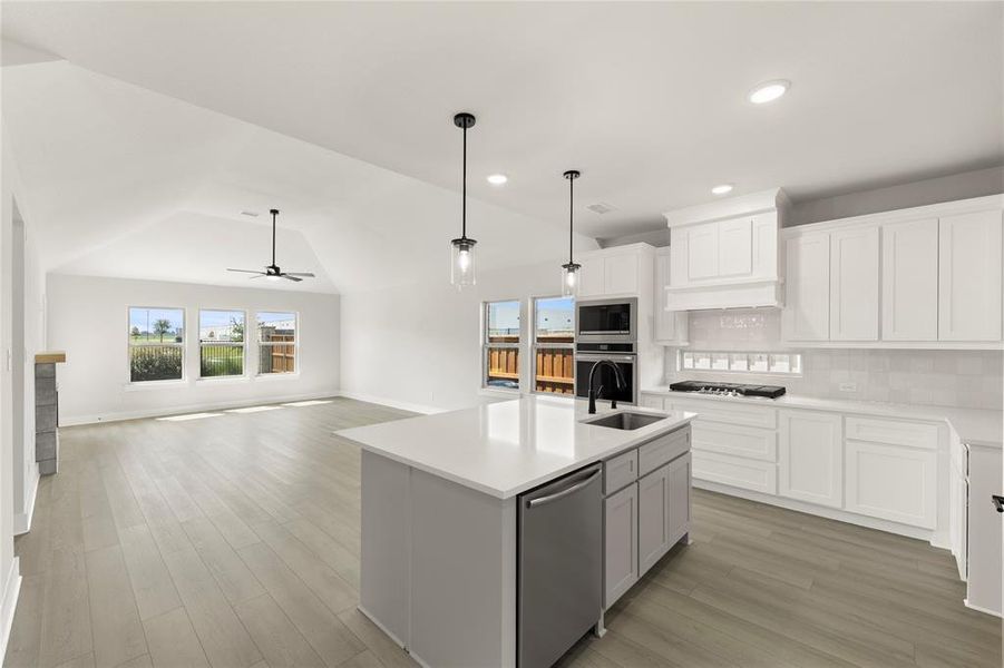 09. 1344 Chisos - Kitchen (4)