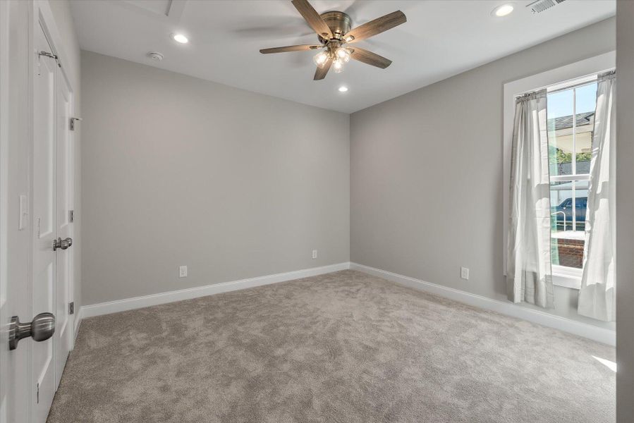 Spacious, unfurnished interior of a new home in , North Charleston (Image 33).