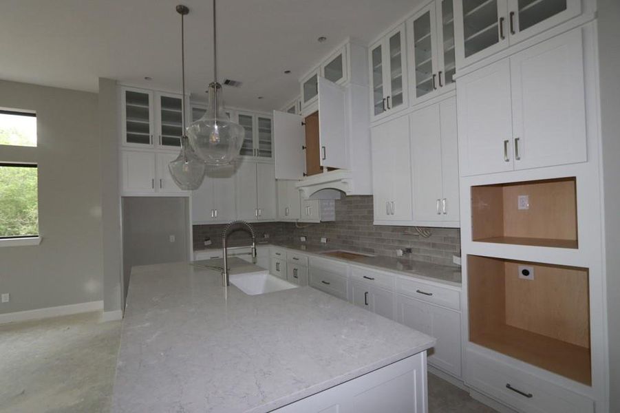 Furnished interior view inside a new home in Kresston, Magnolia (Image 1).