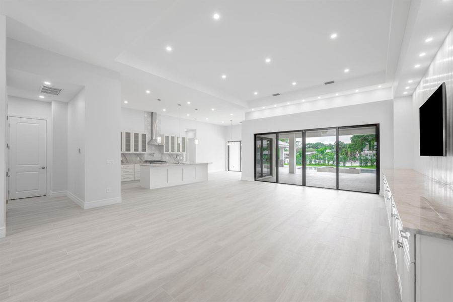 Spacious, unfurnished interior of a new home in , Stuart (Image 40).