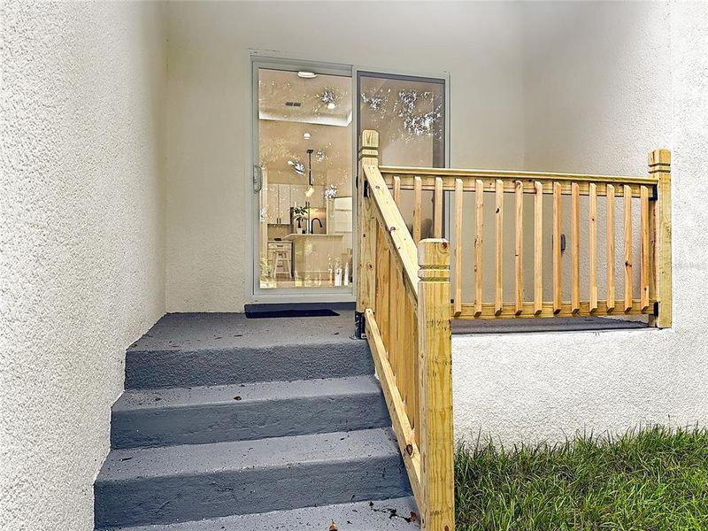 Exterior details and patio area of a home in , Orlando (Image 32).