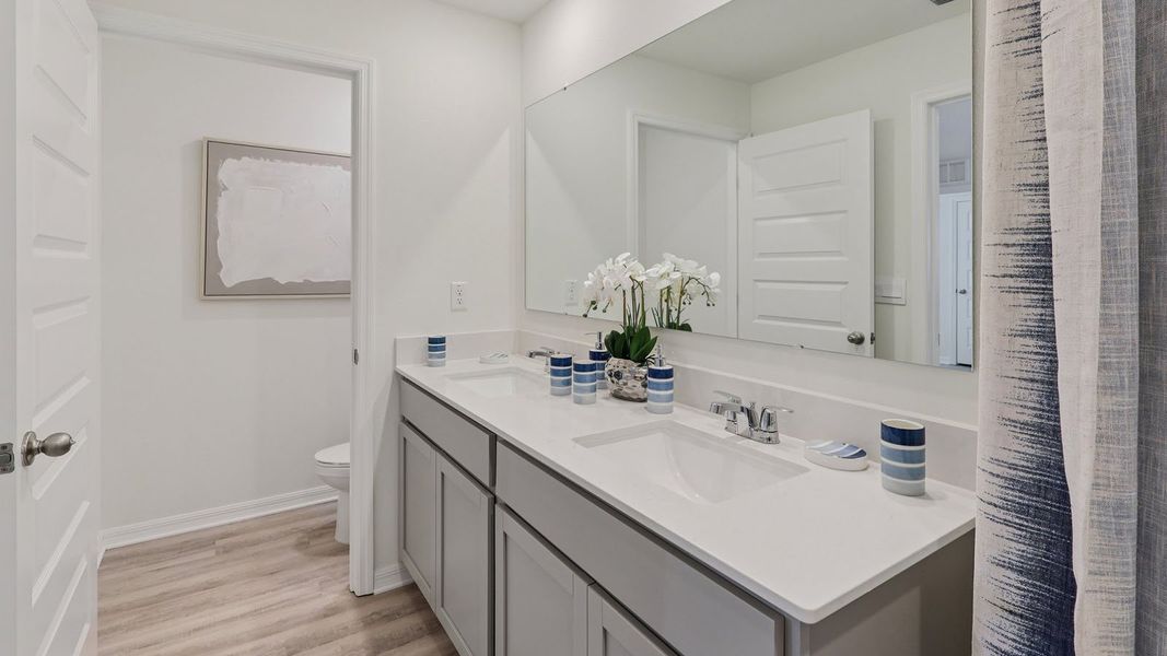 Furnished interior view inside a new home in Hamilton Bluff, Lake Hamilton (Image 15).