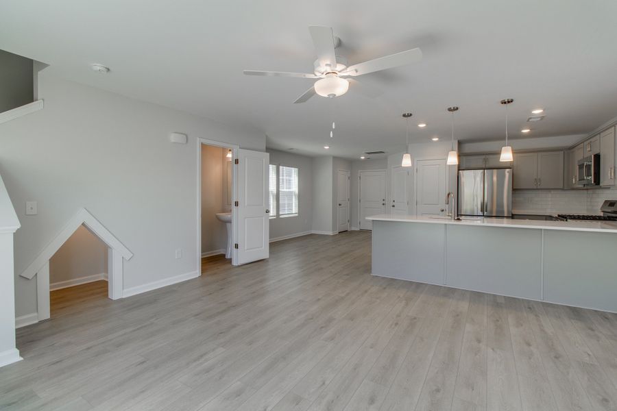 Spacious, unfurnished interior of a new home in Ellington, Elgin (Image 20).