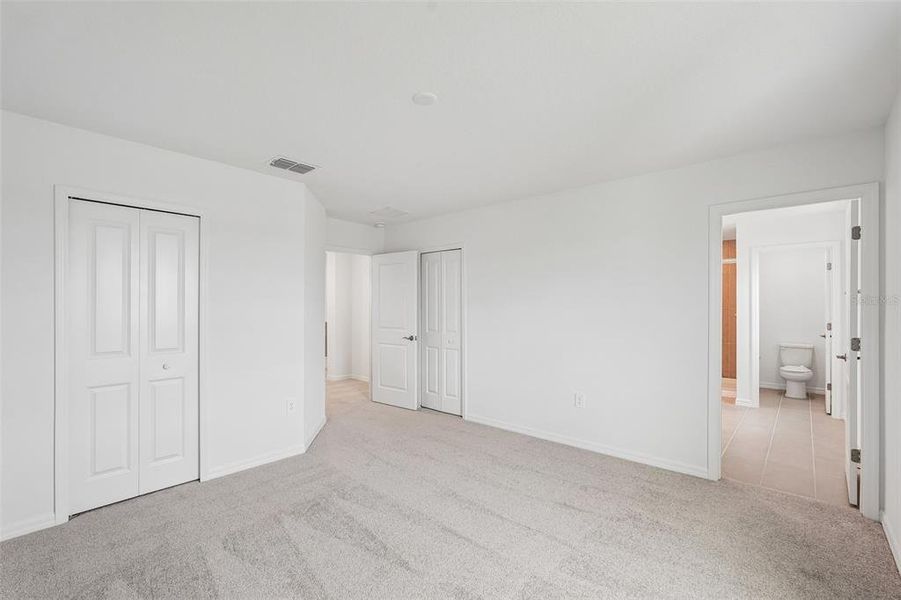 Spacious, unfurnished interior of a new home in Southpointe, Palmetto (Image 17). Spacious, unfurnished interior of a new home in Southpointe, Palmetto (Image 17).