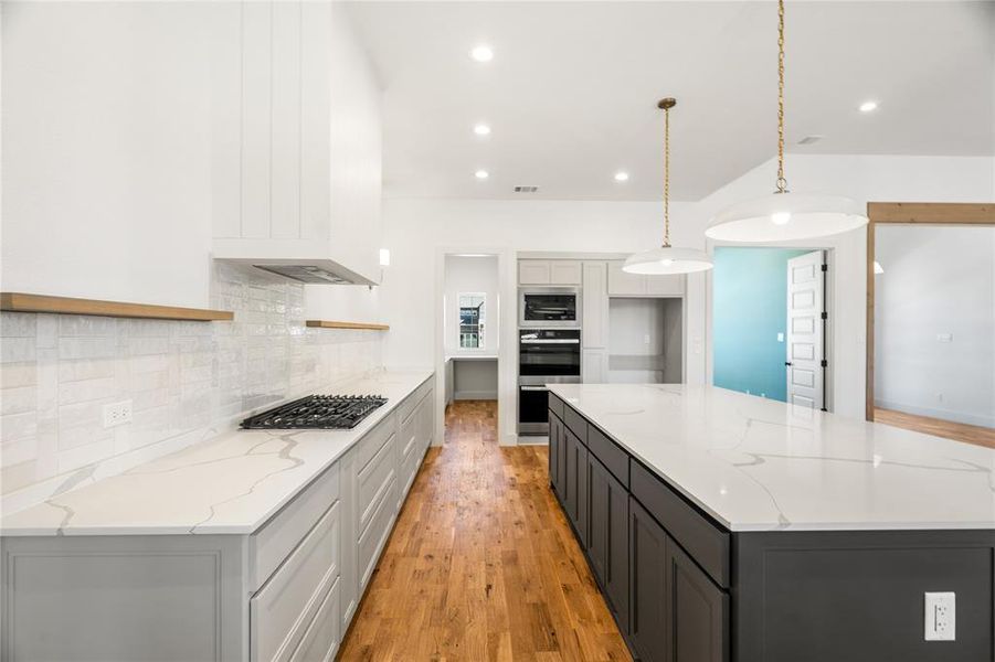 Furnished interior view inside a new home in Hidden Lakes on Mockingbird, Midlothian (Image 7). Furnished interior view inside a new home in Hidden Lakes on Mockingbird, Midlothian (Image 7).