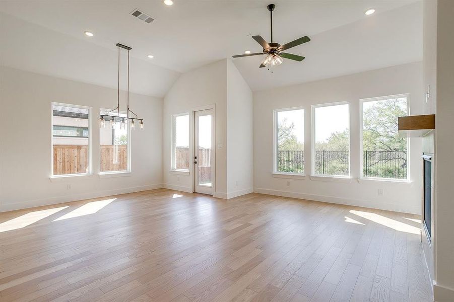 Spacious, unfurnished interior of a new home in Pecan Grove, Burleson (Image 21).