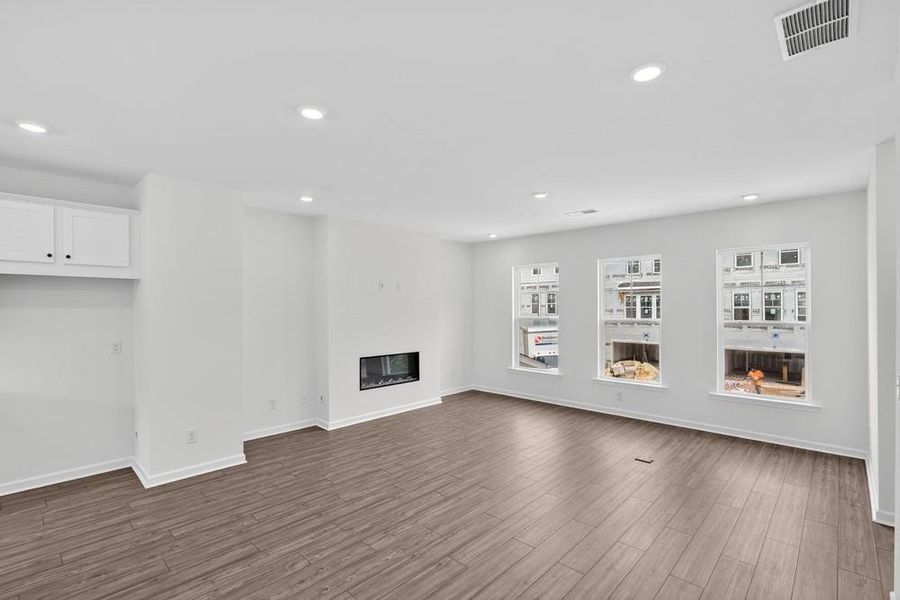 Spacious, unfurnished interior of a new home in Somerset at Veterans Memorial, Mableton (Image 24). Spacious, unfurnished interior of a new home in Somerset at Veterans Memorial, Mableton (Image 24).