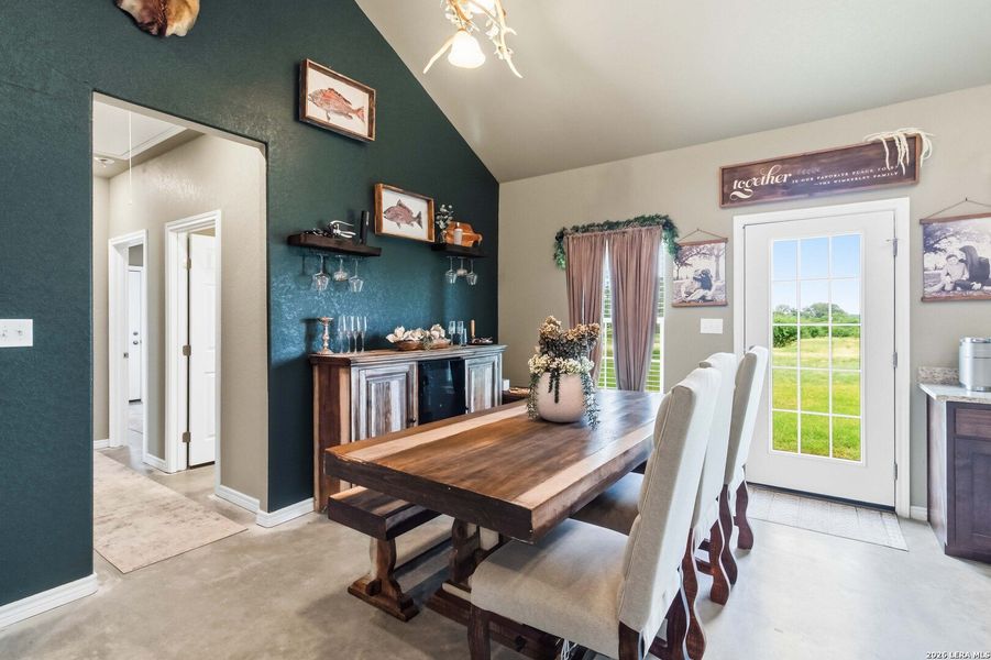 Furnished interior view inside a new home in , Sabinal (Image 12).
