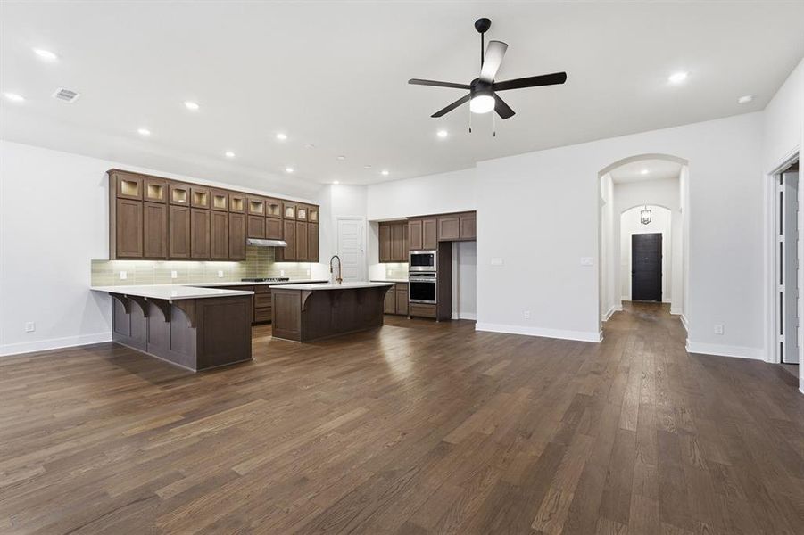 Spacious, unfurnished interior of a new home in Devonshire, Forney (Image 17). Spacious, unfurnished interior of a new home in Devonshire, Forney (Image 17).