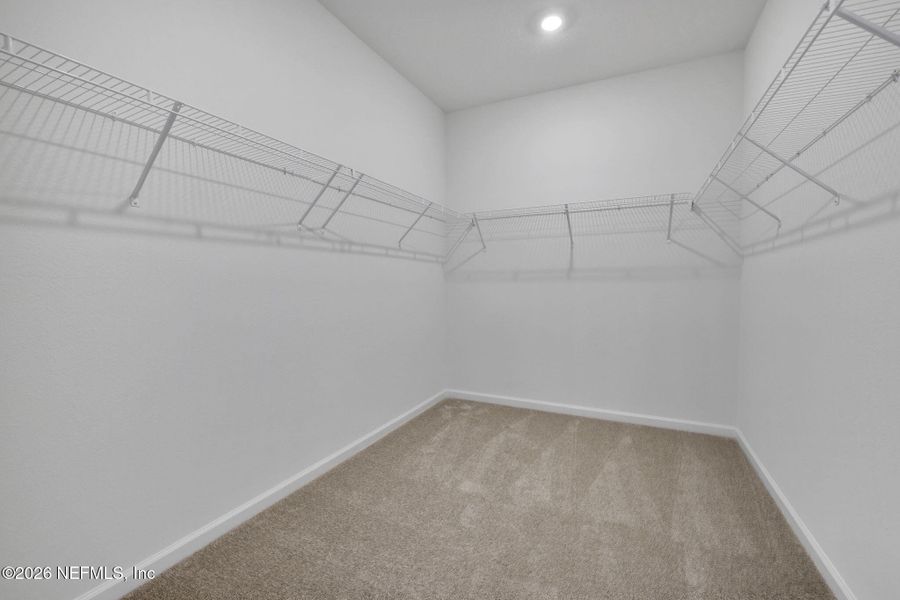 Spacious, unfurnished interior of a new home in Amberly, Green Cove Springs (Image 18).