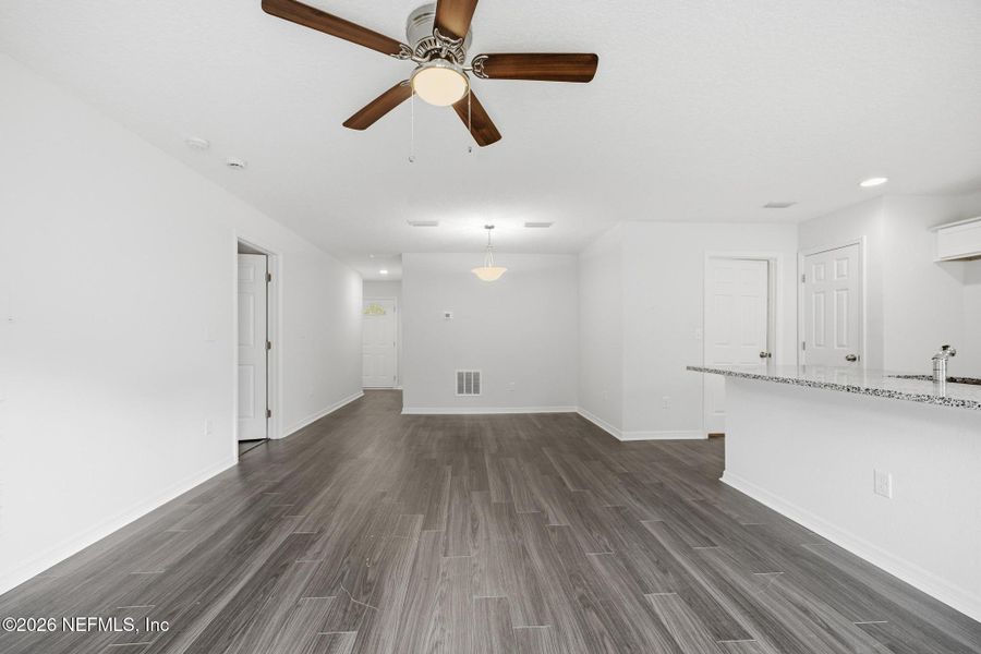 Spacious, unfurnished interior of a new home in , Jacksonville (Image 31).