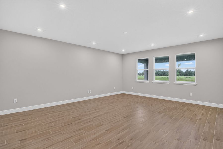 Spacious, unfurnished interior of a new home in Crosswind Ranch, Parrish (Image 11). Spacious, unfurnished interior of a new home in Crosswind Ranch, Parrish (Image 11).