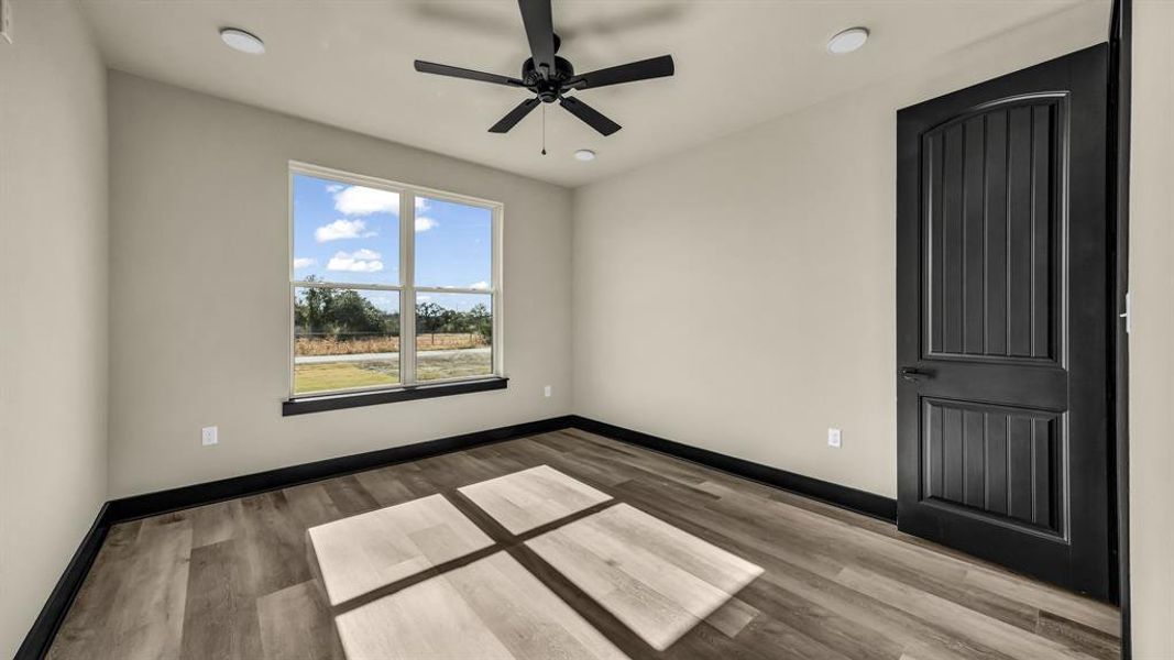 Spacious, unfurnished interior of a new home in Saddle Crest Estates, Weatherford (Image 20).