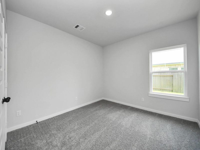 Spacious, unfurnished interior of a new home in River Ranch Meadows, Dayton (Image 24).