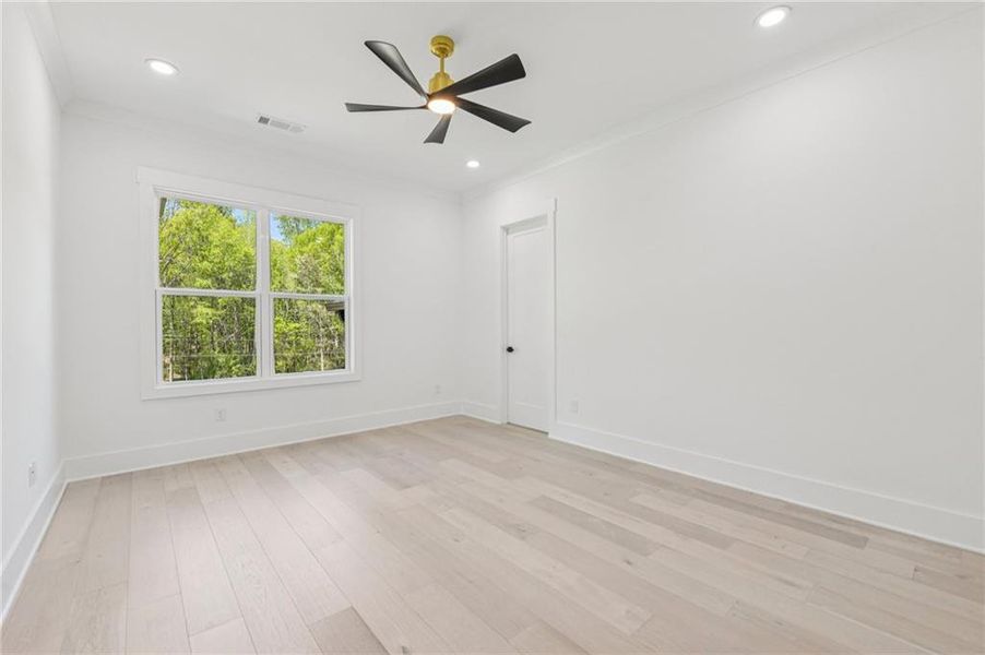 Spacious, unfurnished interior of a new home in , Grayson (Image 33).