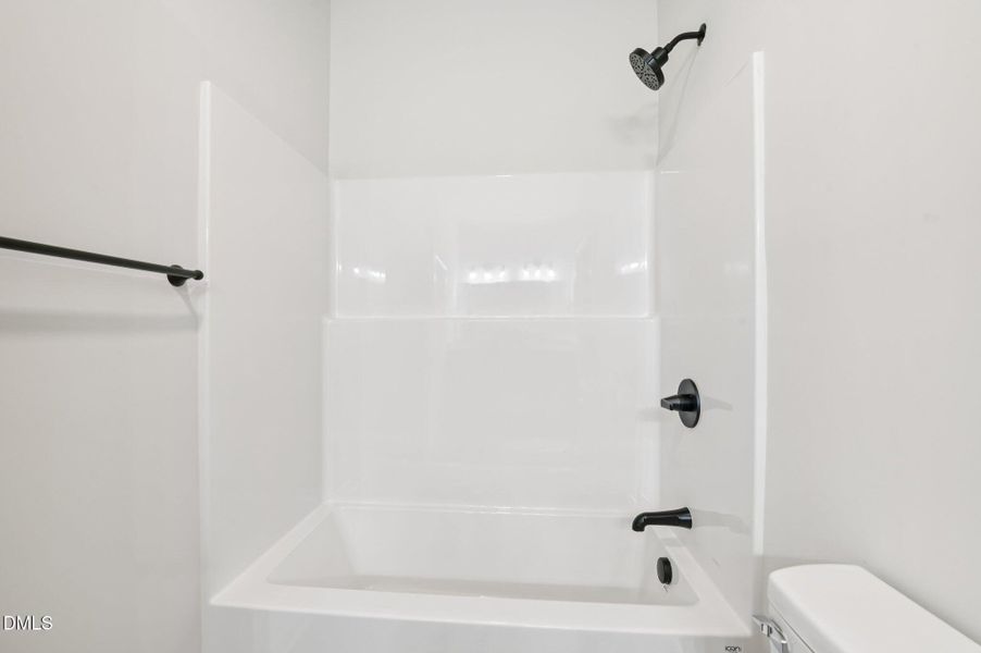 24-web-or-mls-Foster St-S0711-024