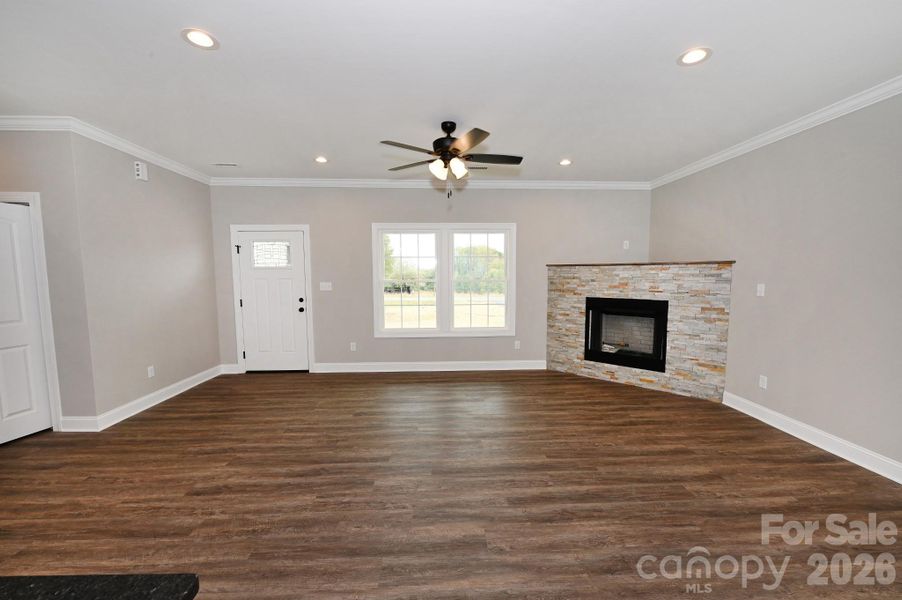 Spacious, unfurnished interior of a new home in , Hickory (Image 36).