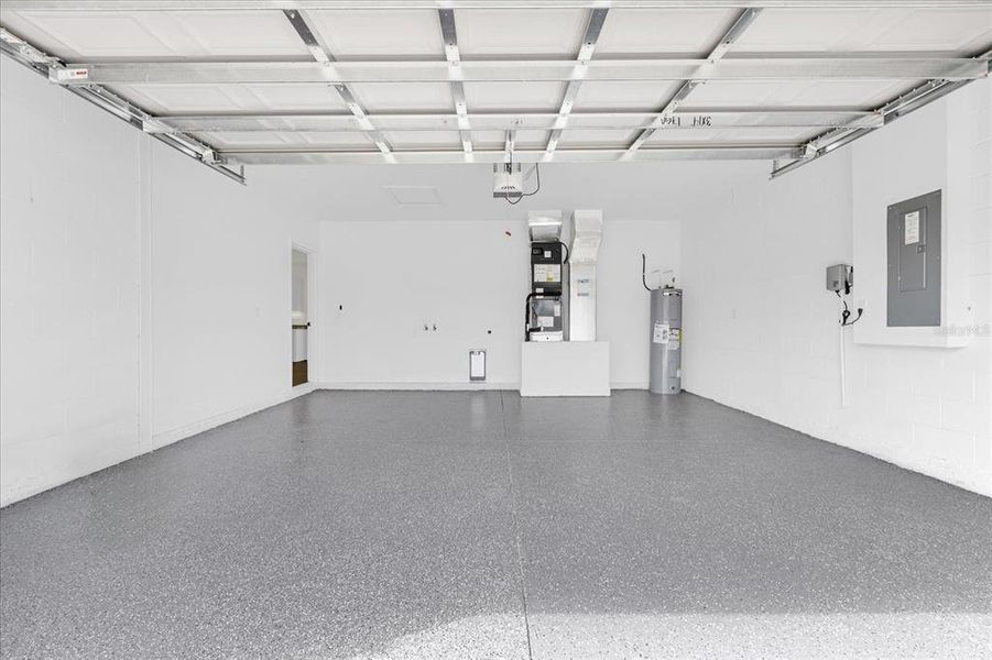 Spacious, unfurnished interior of a new home in , Summerfield (Image 17).