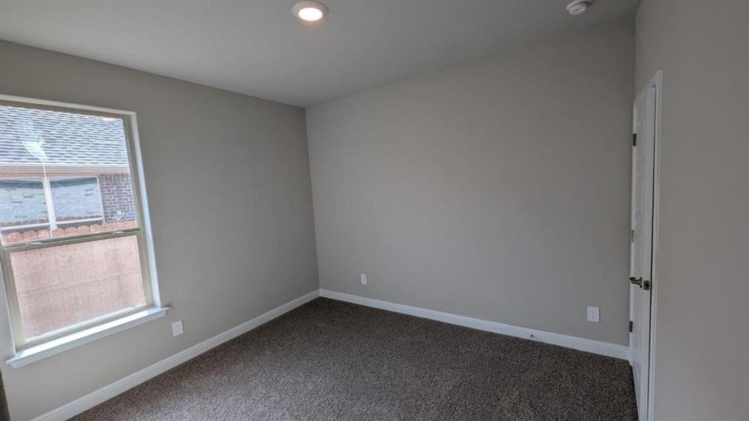 Spacious, unfurnished interior of a new home in Bella Vista, Granbury (Image 17).