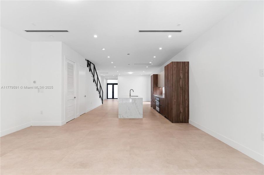 Image 47 of a home in .