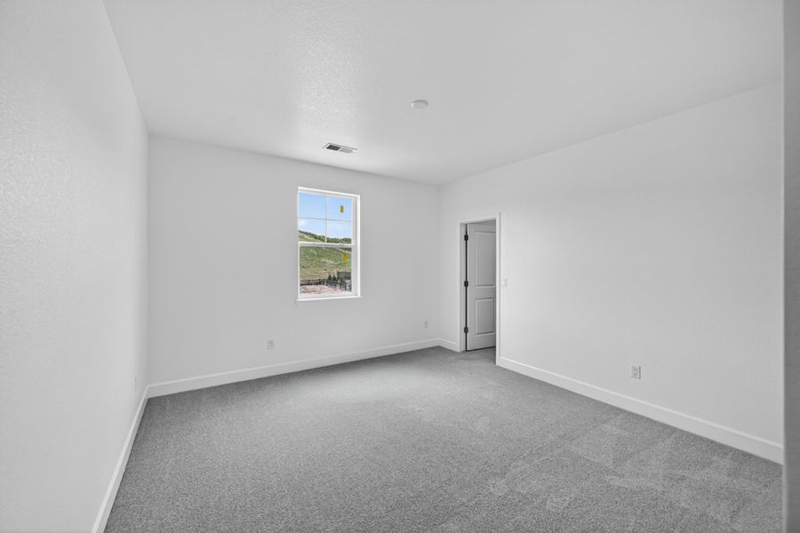 Spacious, unfurnished interior of a new home in Macanta, Castle Rock (Image 18). Spacious, unfurnished interior of a new home in Macanta, Castle Rock (Image 18).