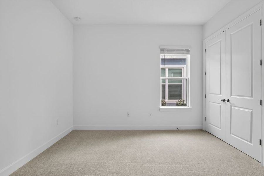 Spacious, unfurnished interior of a new home in Center Lake Ranch Community Group Page, St. Cloud (Image 29).