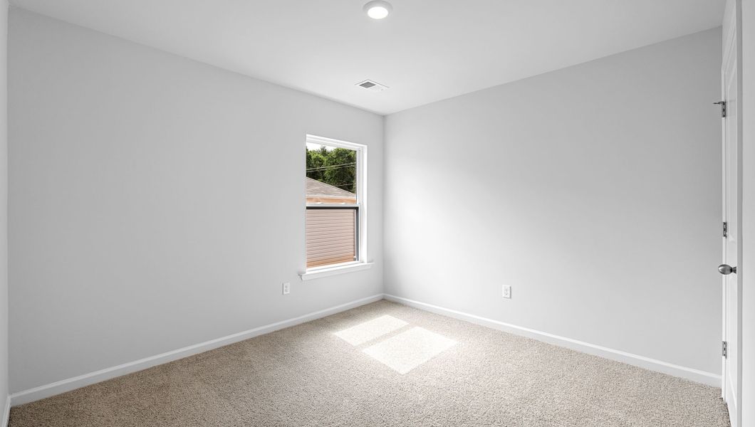 Spacious, unfurnished interior of a new home in Treemont Commons, Wellford (Image 15).