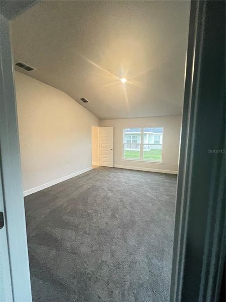 Spacious, unfurnished interior of a new home in Abbey Glen, Dade City (Image 10).