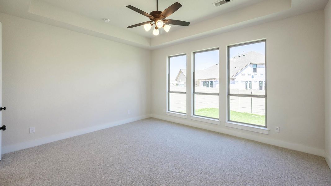 Spacious, unfurnished interior of a new home in Wolf Ranch, Georgetown (Image 13).