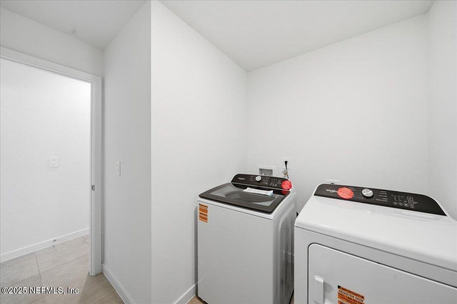 Close-up of interior finishes inside a home in Azalea Creek, Jacksonville (Image 13).