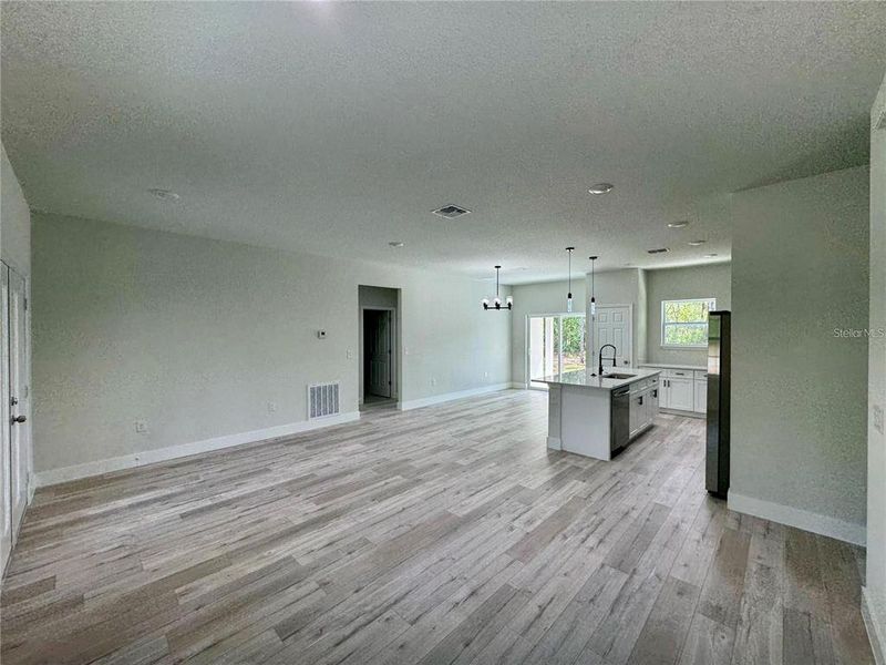 Spacious, unfurnished interior of a new home in , Citrus Springs (Image 15).